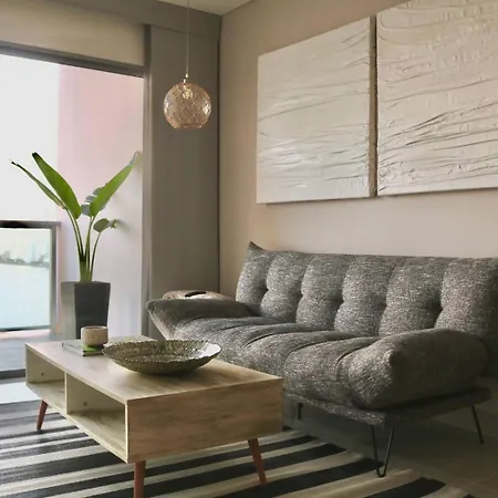 Artful With Amazing Balcony - Bay Views *